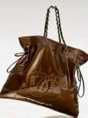 CHANEL 2008 Bon Bon petit caramel Brown Patent Leather CC Chain Tote bag vintage